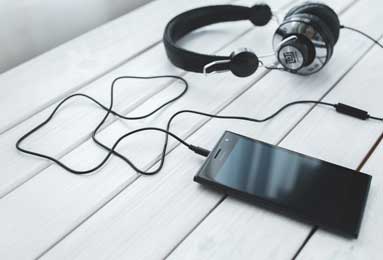 NBA常规赛：火箭队大胜篮网队，激情对决精彩纷呈